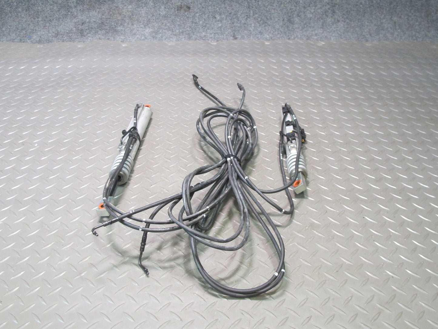07-13 BMW E93 335i Convertible Left & Right Roof Tray Hydraulic Cylinder Set OEM