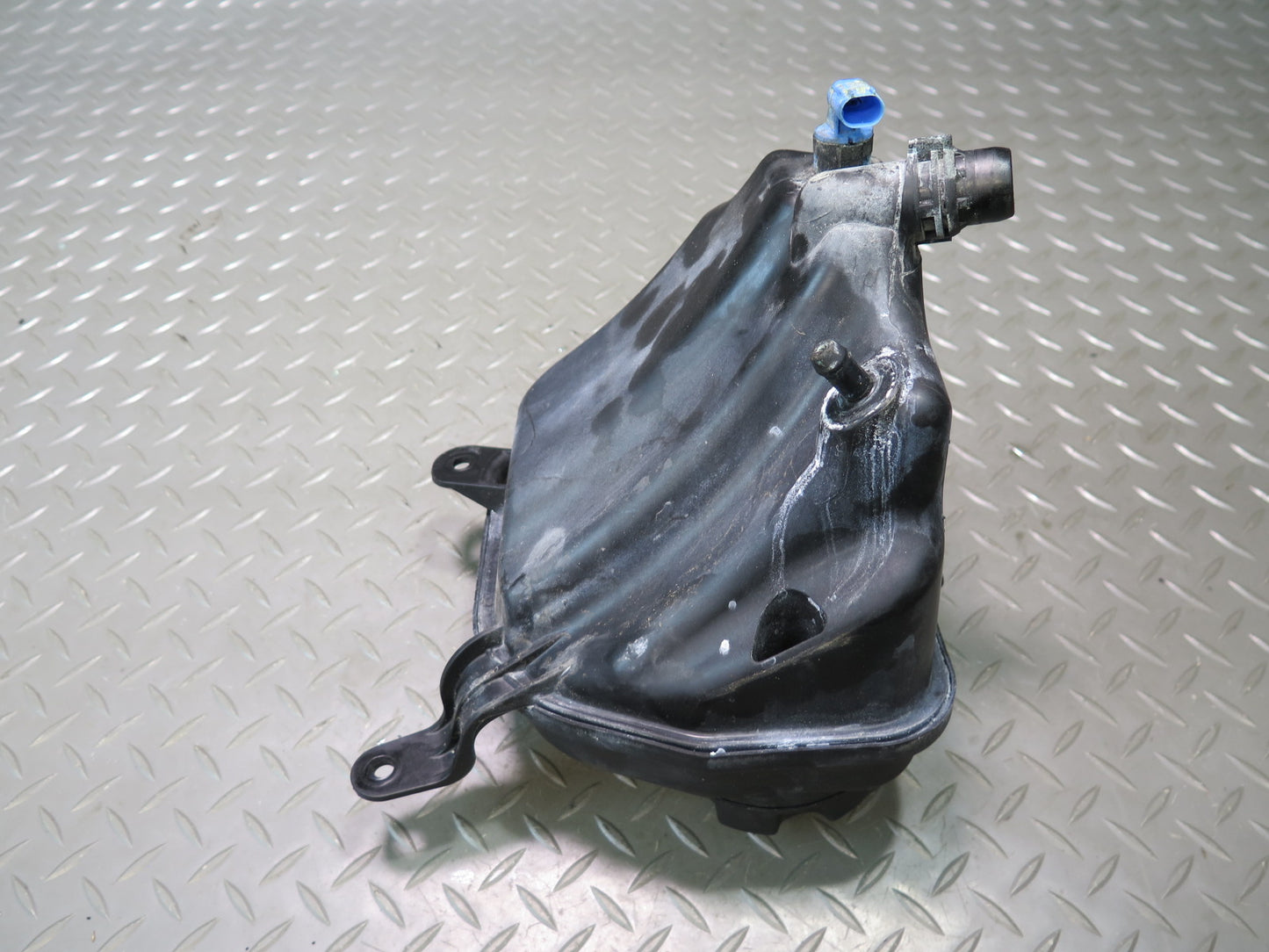 07-13 BMW E90 E92 E93 335I Aftermarket Engine Coolant Expansion Reservoir Tank