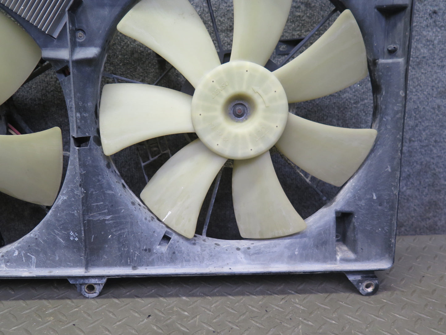 02-10 Lexus SC430 Engine Cooling Fan Motor Shroud w Control Module OEM