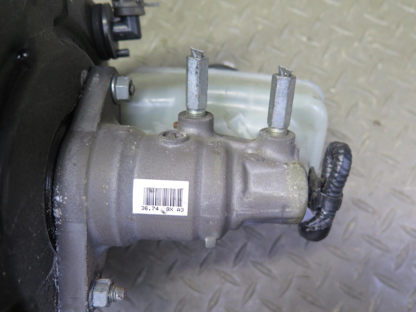 10-13 Lexus IS250 Convert AT Brake Master Cylinder Booster Fluid Reservoir OEM