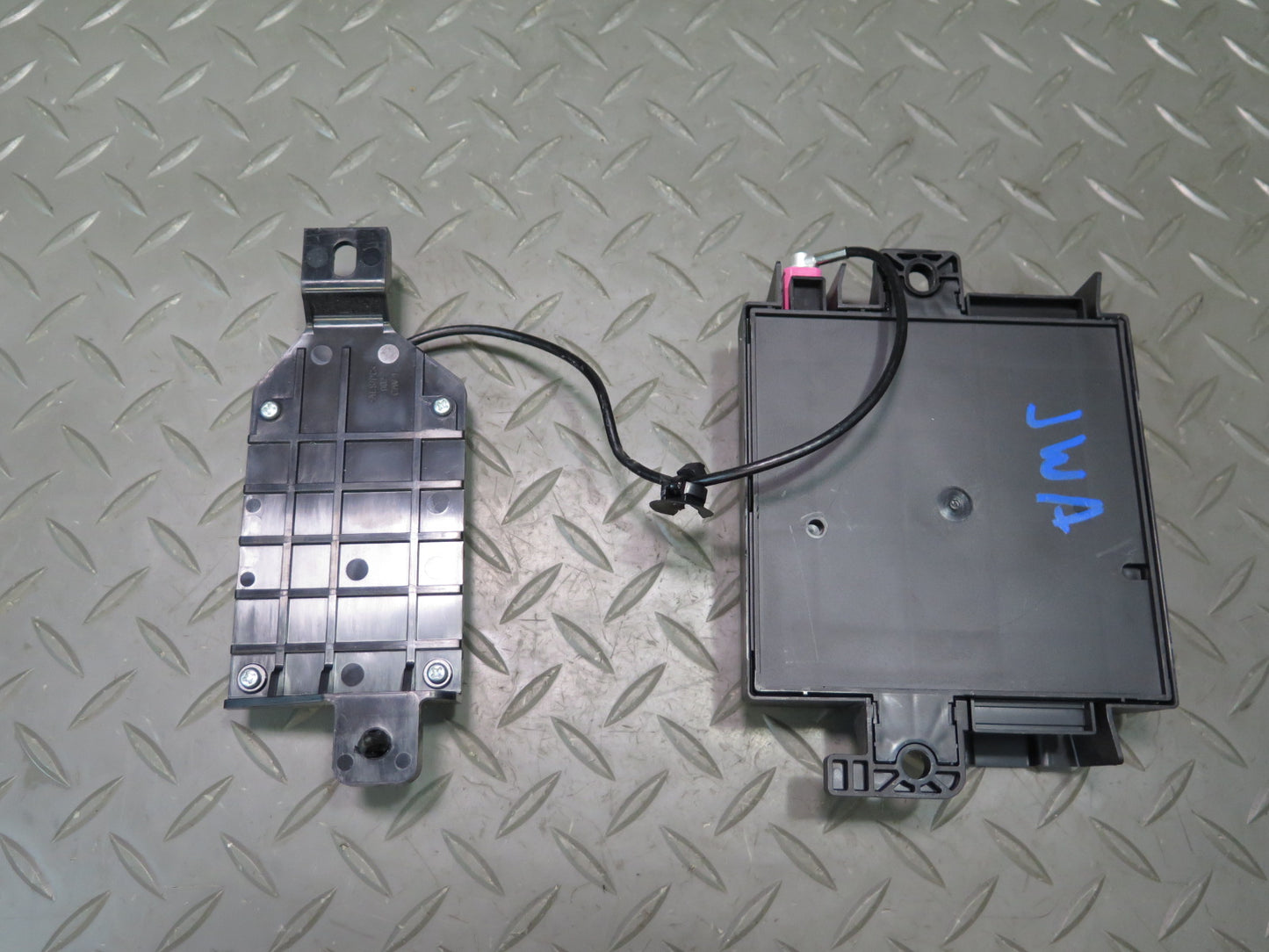 18-23 Jeep Wrangler JL Keyless Entry Antenna Receiver Control Module Set OEM