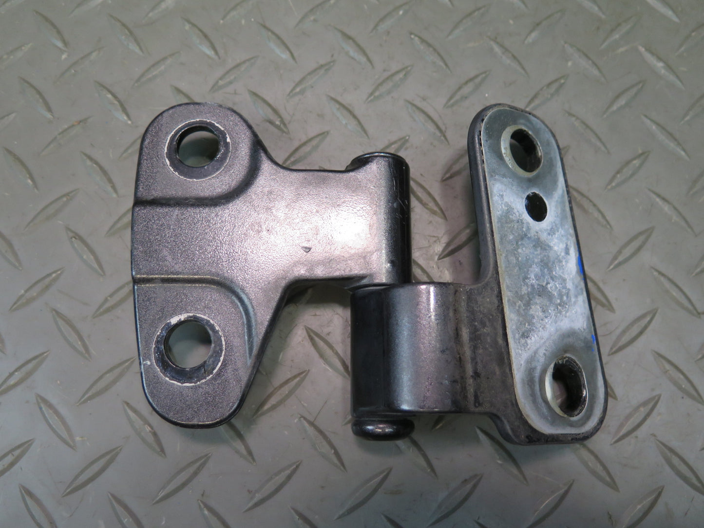 18-23 Jeep Wrangler JL Set of 2 Front Left & Right Windshield Hinge OEM