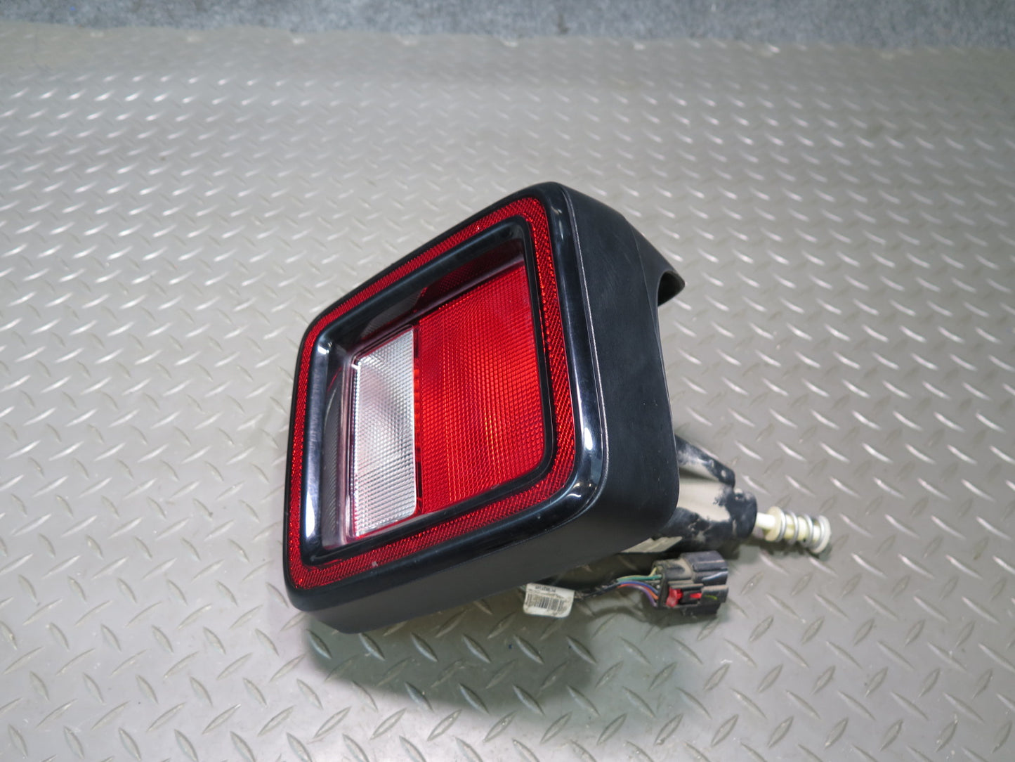 18-23 Jeep Wrangler JL Set of 2 Rear Left & Right Tail Light Lamp OEM