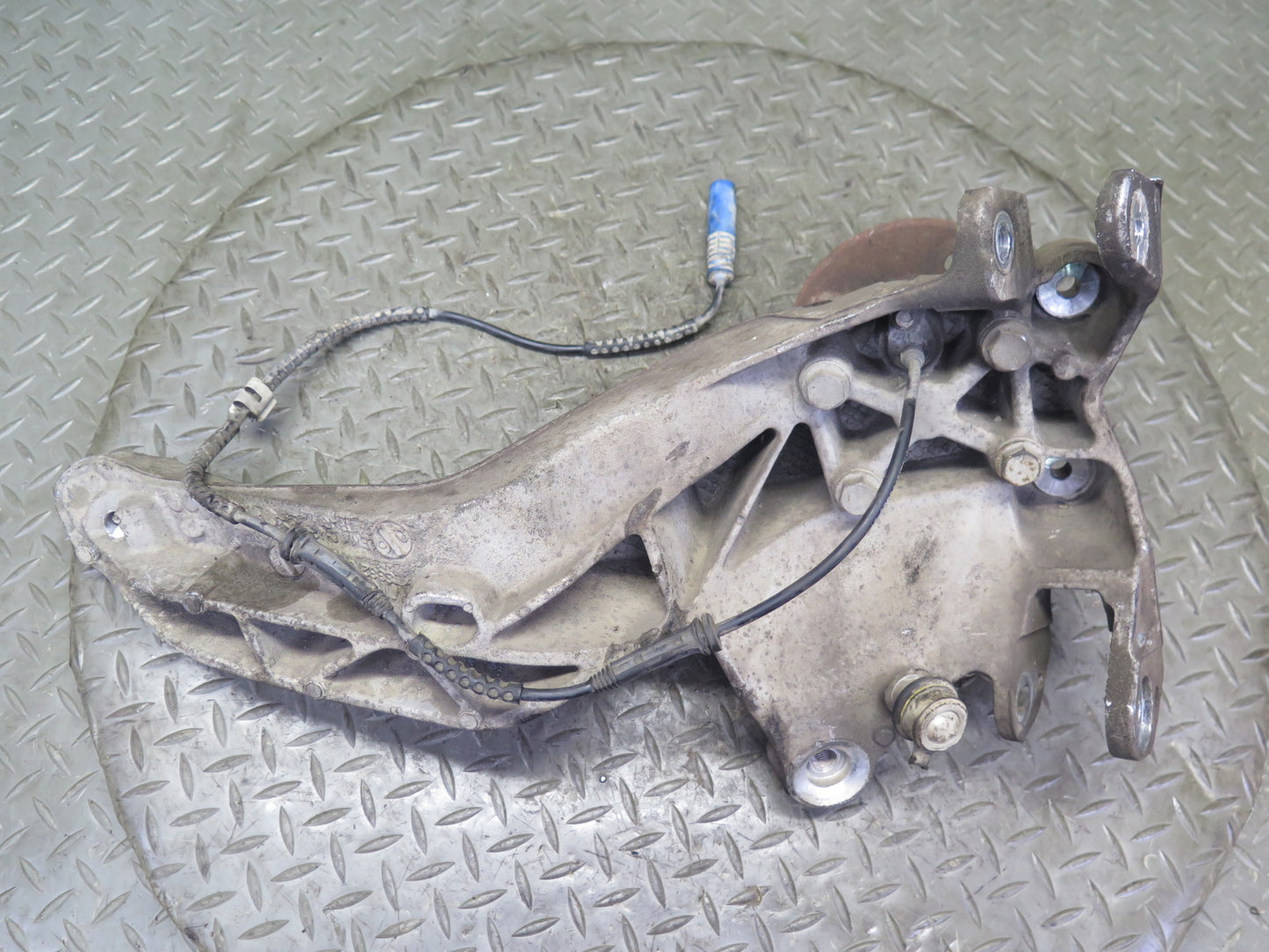 07-15 Mini R55 R56 R58 R59 R57 Rear Right Wheel Hub Trailing Arm Knuckle OEM