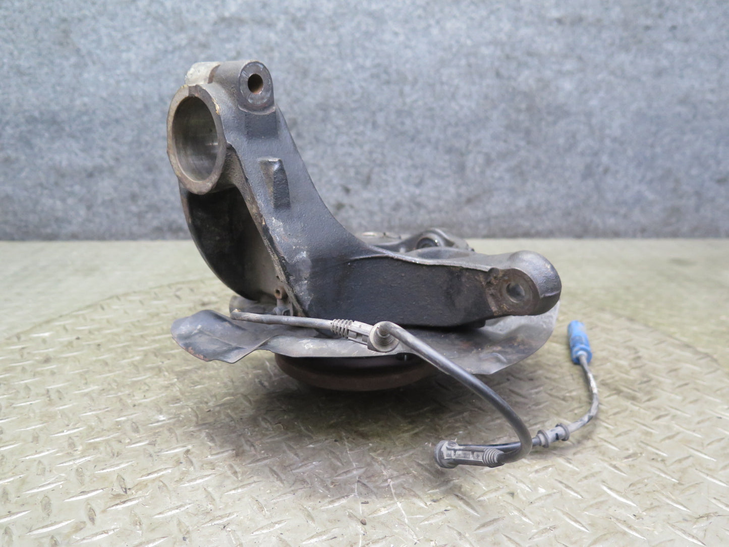 07-15 Mini R55 R56 R58 R59 R57 Front Left Spindle Knuckle Wheel Hub Bearing OEM