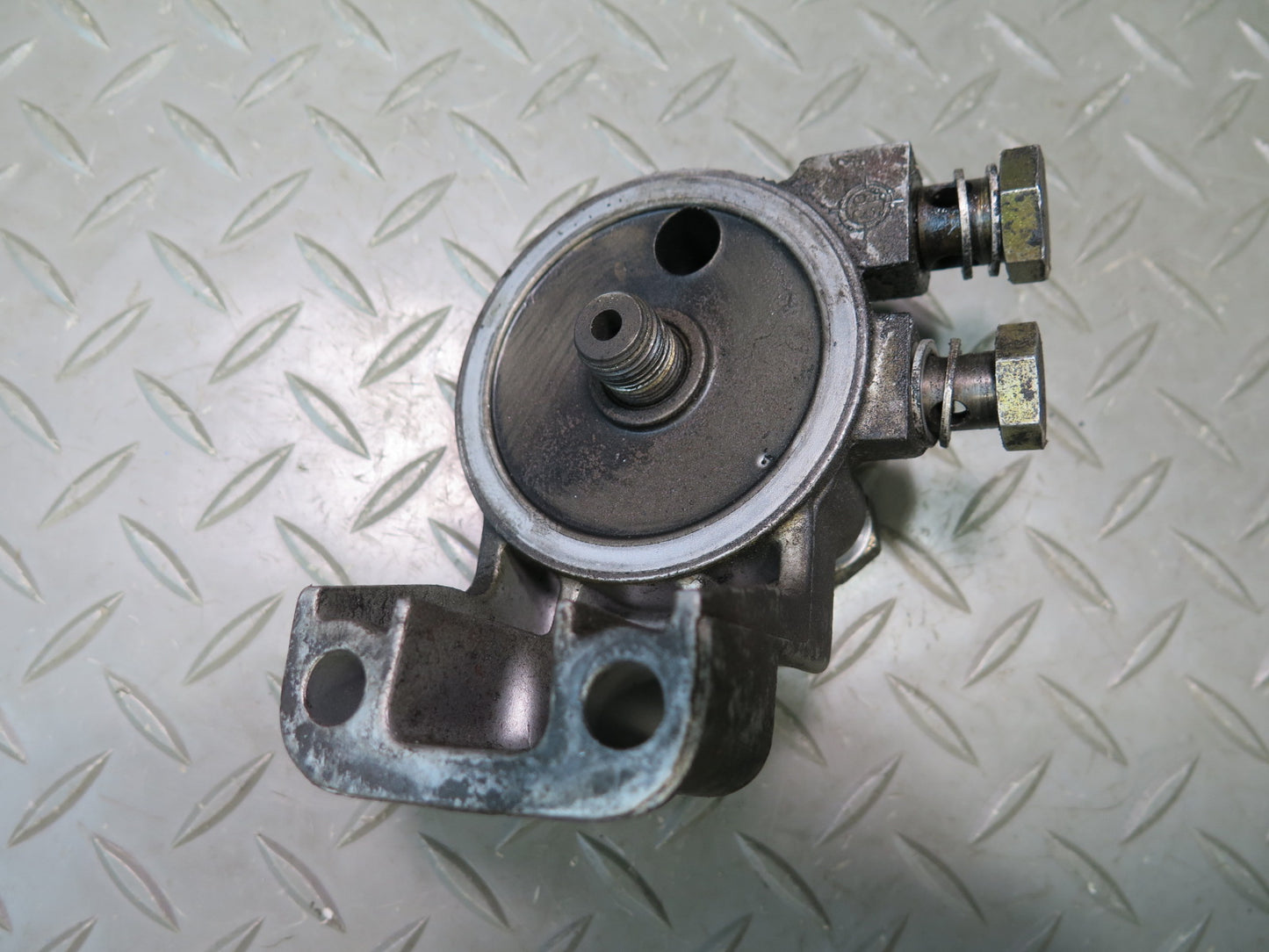 81-83 Mercedes W123 240D Fuel Filter Housing Mount Bracket 6150920208 OEM