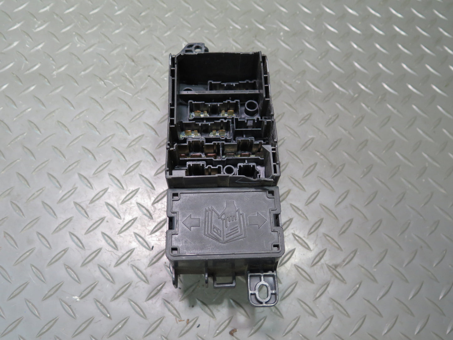 09-15 Mini Cooper S R57 Convertible Engine Bay Fuse Relay Box 9213373 OEM