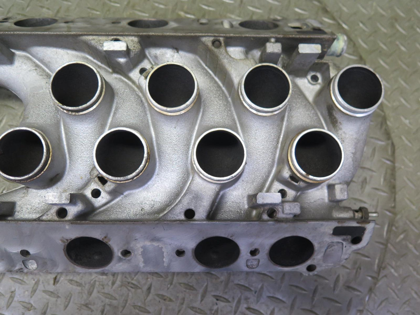 81-85 Mercedes R107 380SL M116 116.962 Upper Intake Manifold 1161415701 OEM