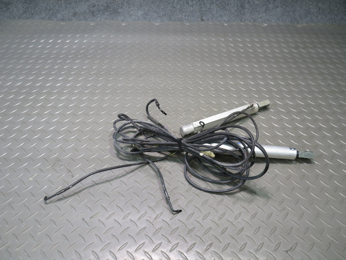 09-15 Mini Cooper S R57 Convertible Set of 2 TOP Roof Hydraulic Cylinder OEM