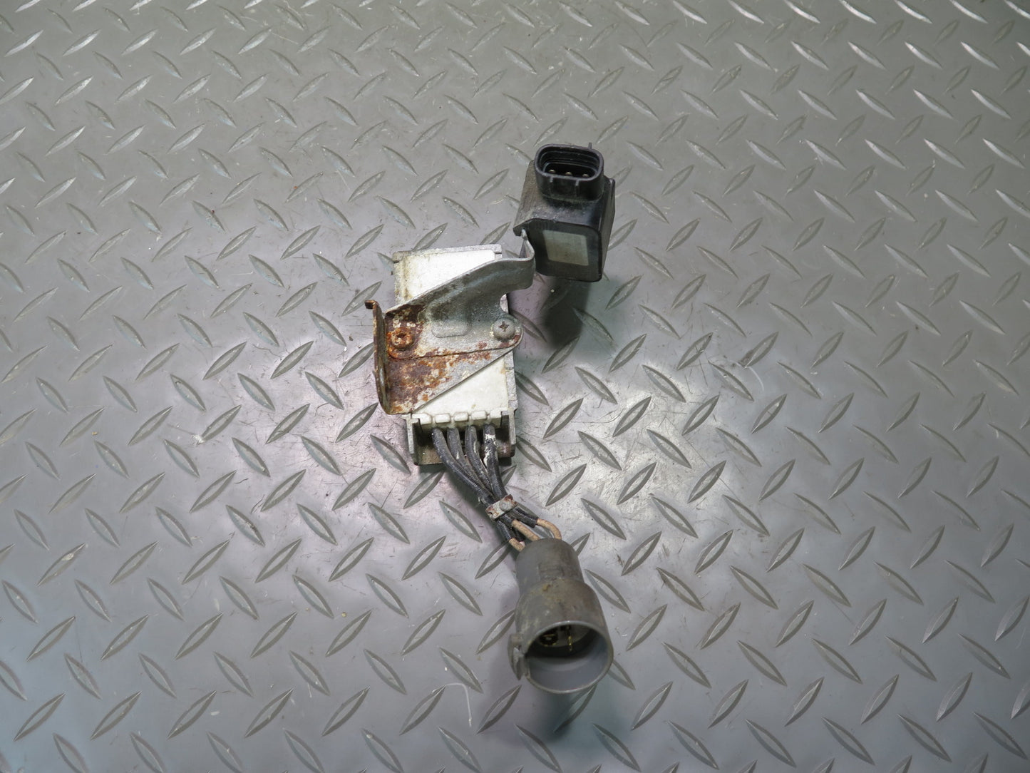 87-91 Toyota Supra MK3 7MGTE Turbo Boost Pressure Sensor w Resistor 59K OEM