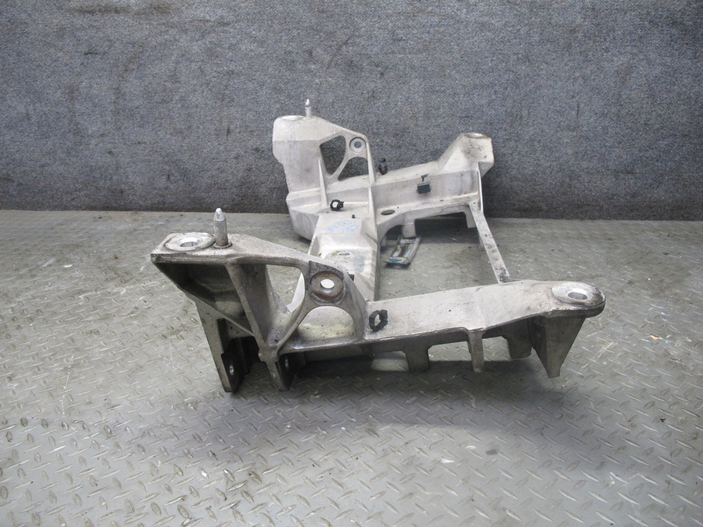 99-04 Chevrolet Corvette C5 Rear Suspension Subframe Crossmember Carrier 88K OEM