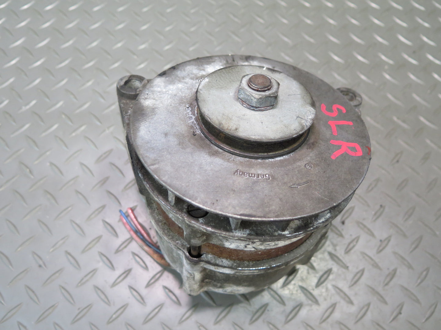 81-85 Mercedes R107 380SL 70AMP Engine Alternator Generator 0120489078 OEM