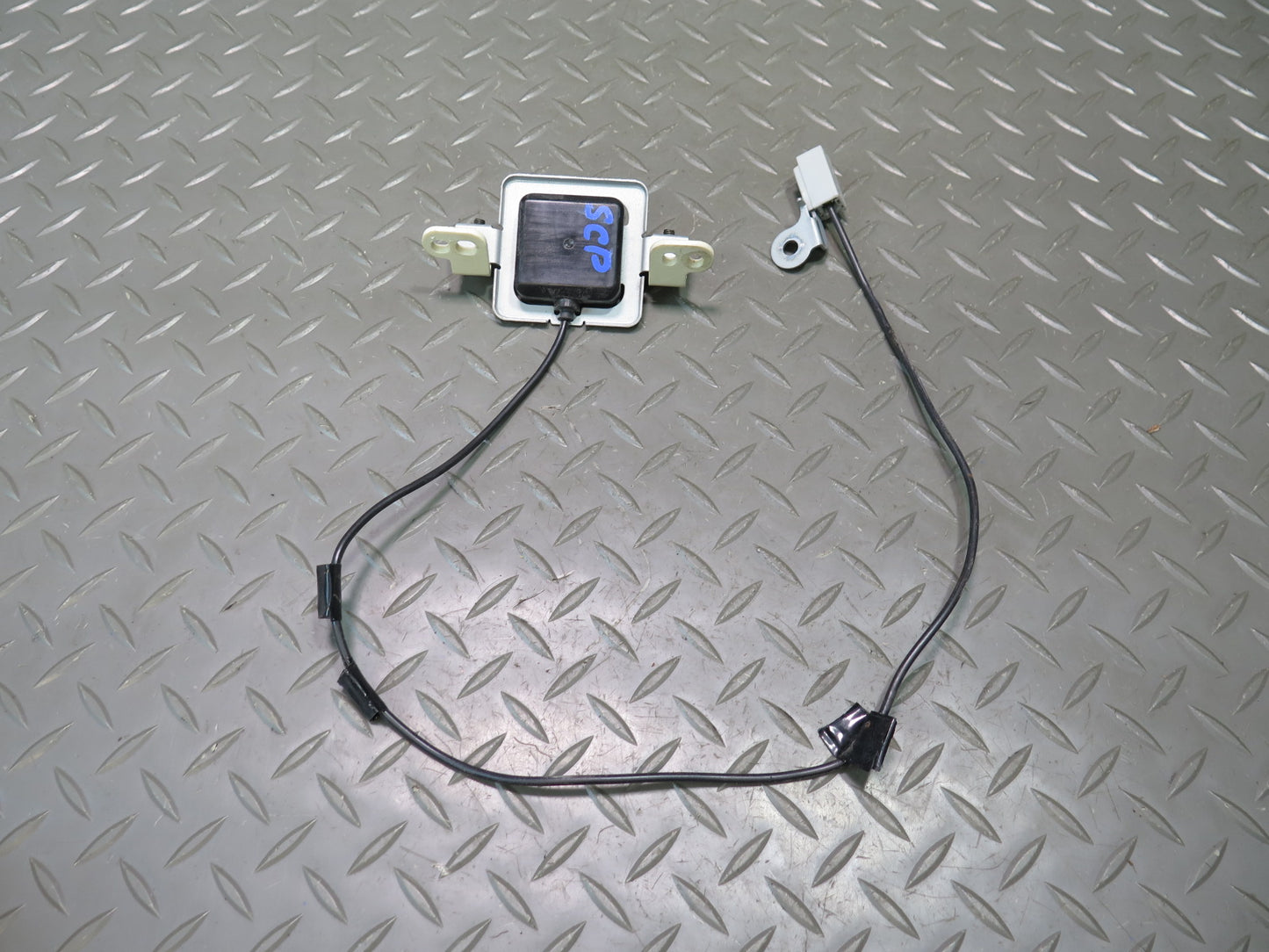 02-07 Lexus UZZ40L SC430 GPS Navigation Satellite Antenna 86860-24060 OEM