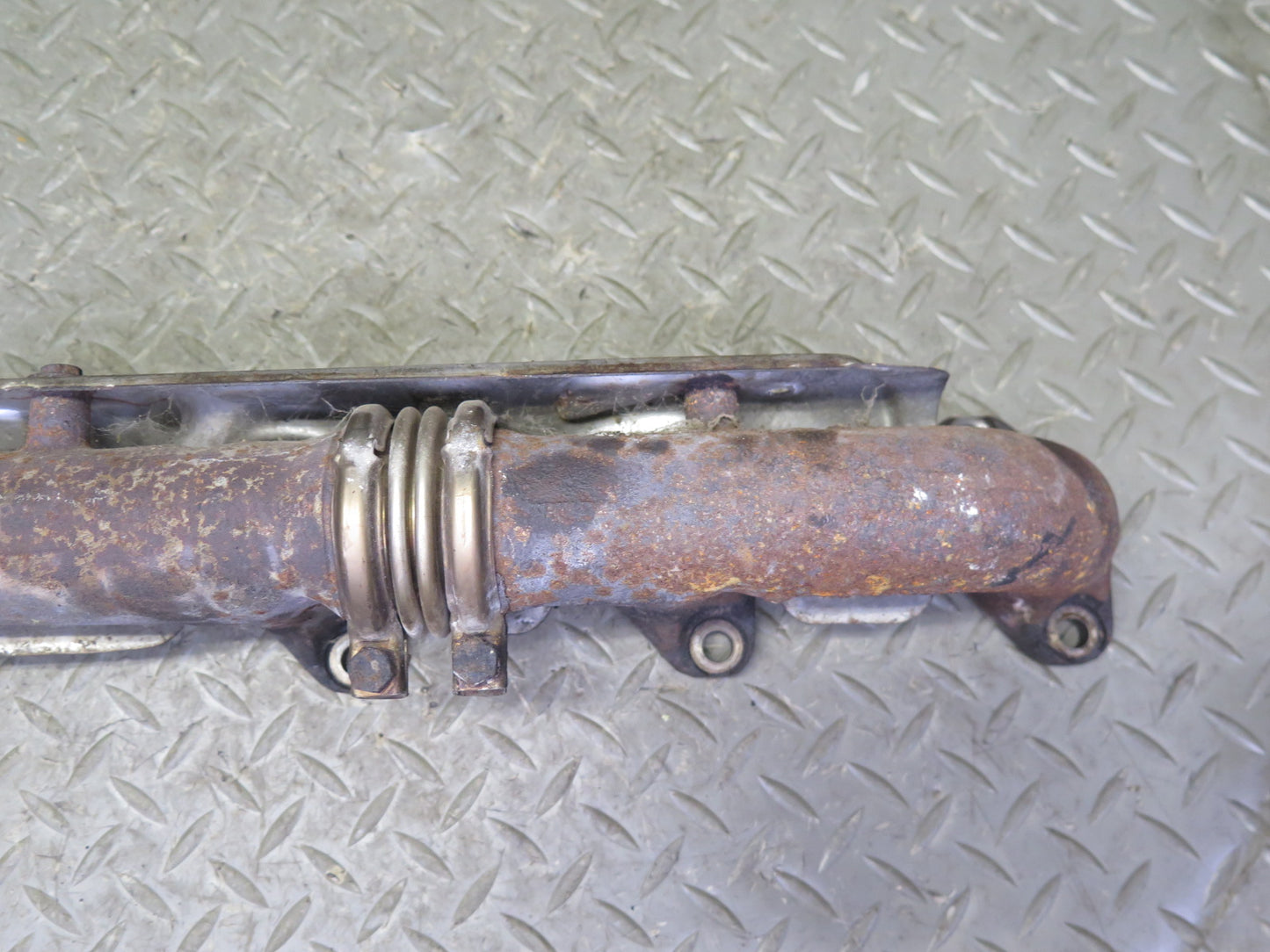 81-85 Mercedes R107 380SL M116.962 Right & Left Exhaust Manifold OEM