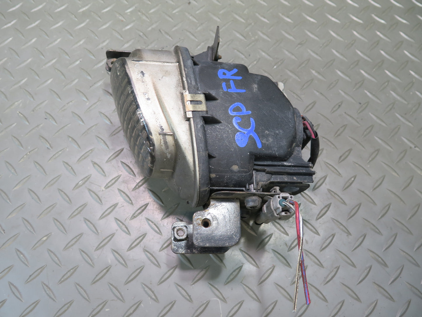 02-10 Lexus UZZ40L SC430 Front Right Fog Light Lamp OEM