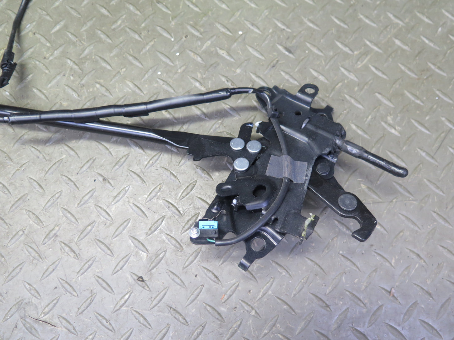 10-13 Lexus IS350 IS250 Convertible Front Trunk Roof Lock Latch Motor Assy OEM