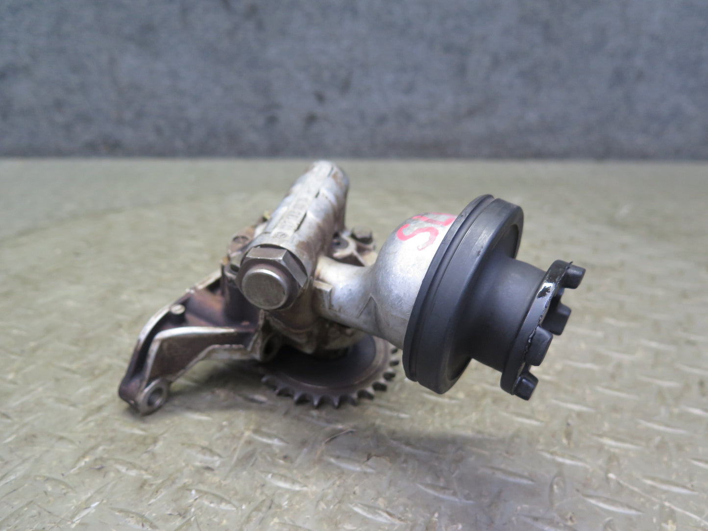 81-85 Mercedes R107 380SL M116.962 Engine Oil Pump OEM