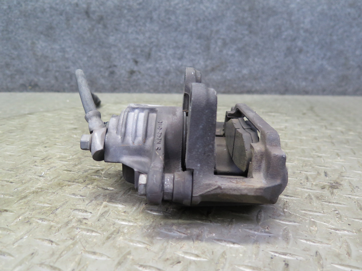 2004-2009 Cadillac XLR RWD Front Left & Right Side Brake Caliper Set of 2