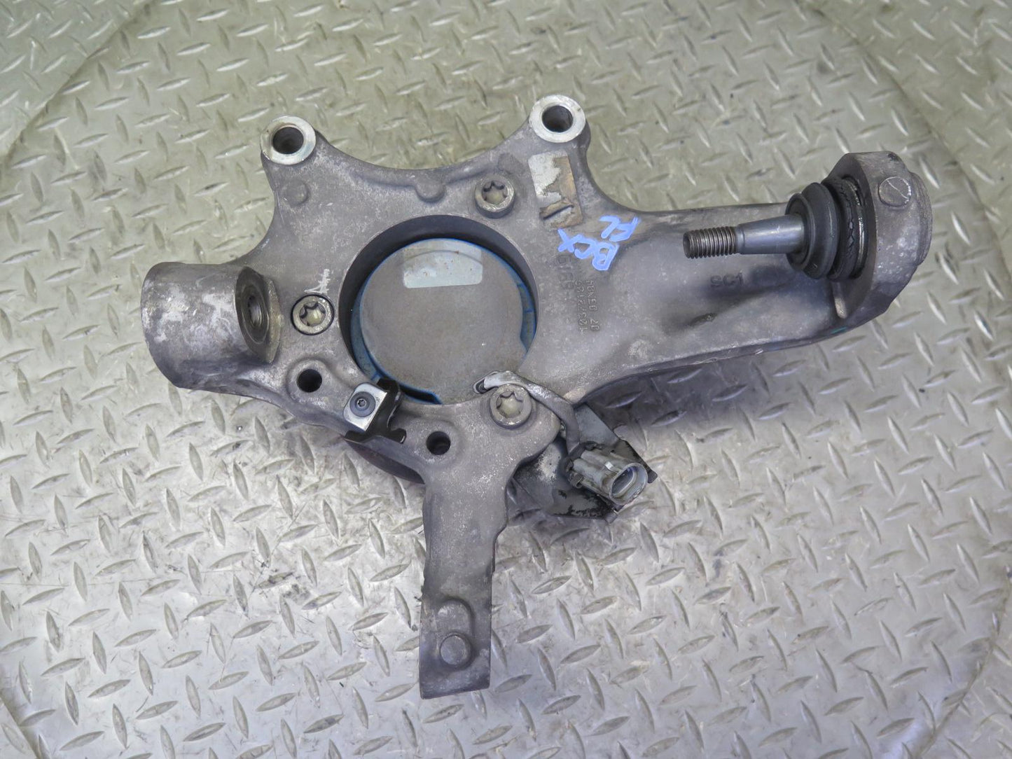 2004-2008 Cadillac XLR Front Left Driver Side Spindle Knuckle Wheel Hub Bearing