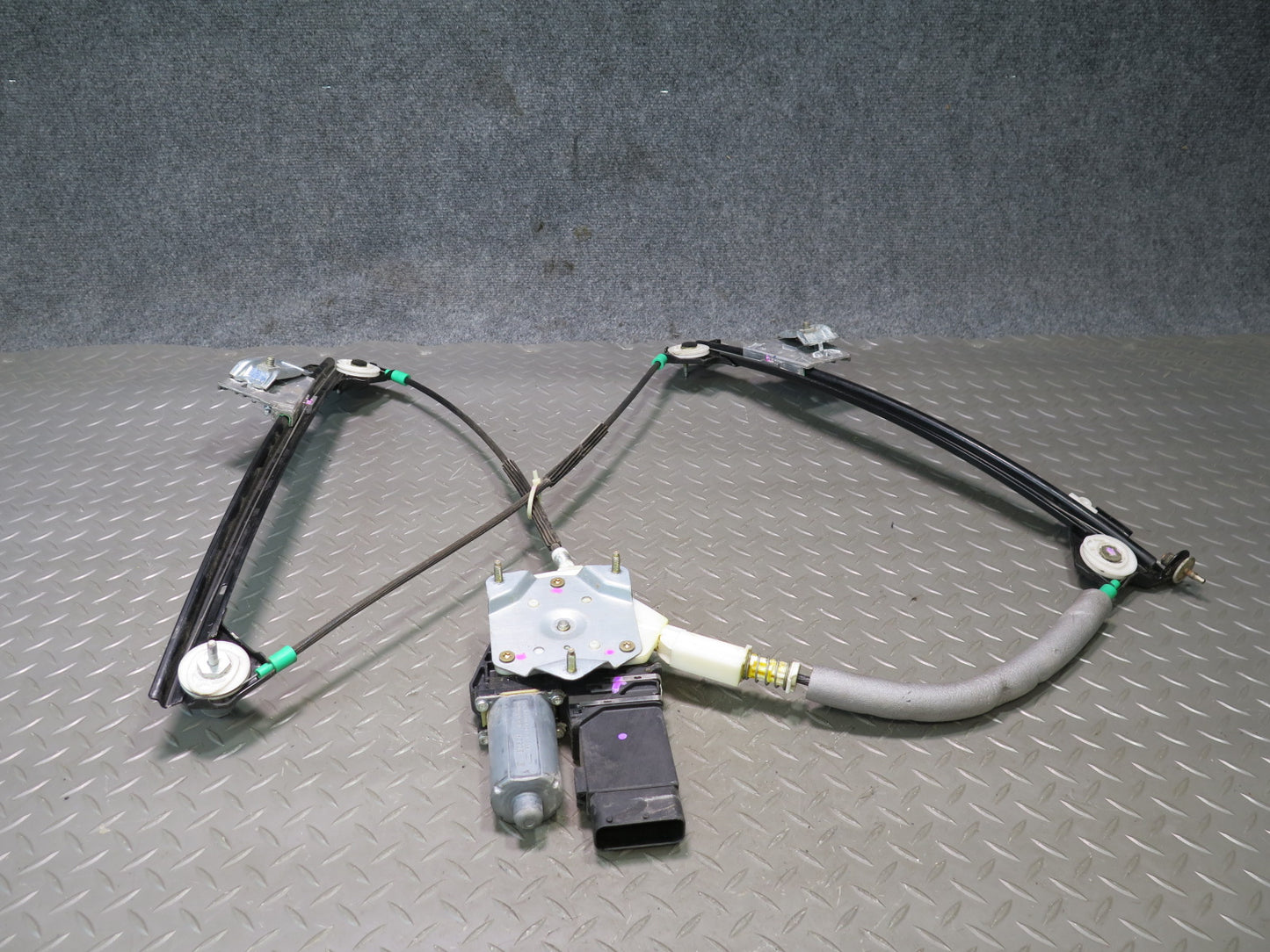 2004-2009 Cadillac XLR Front Right Passenger Side Window Regulator W/ Motor