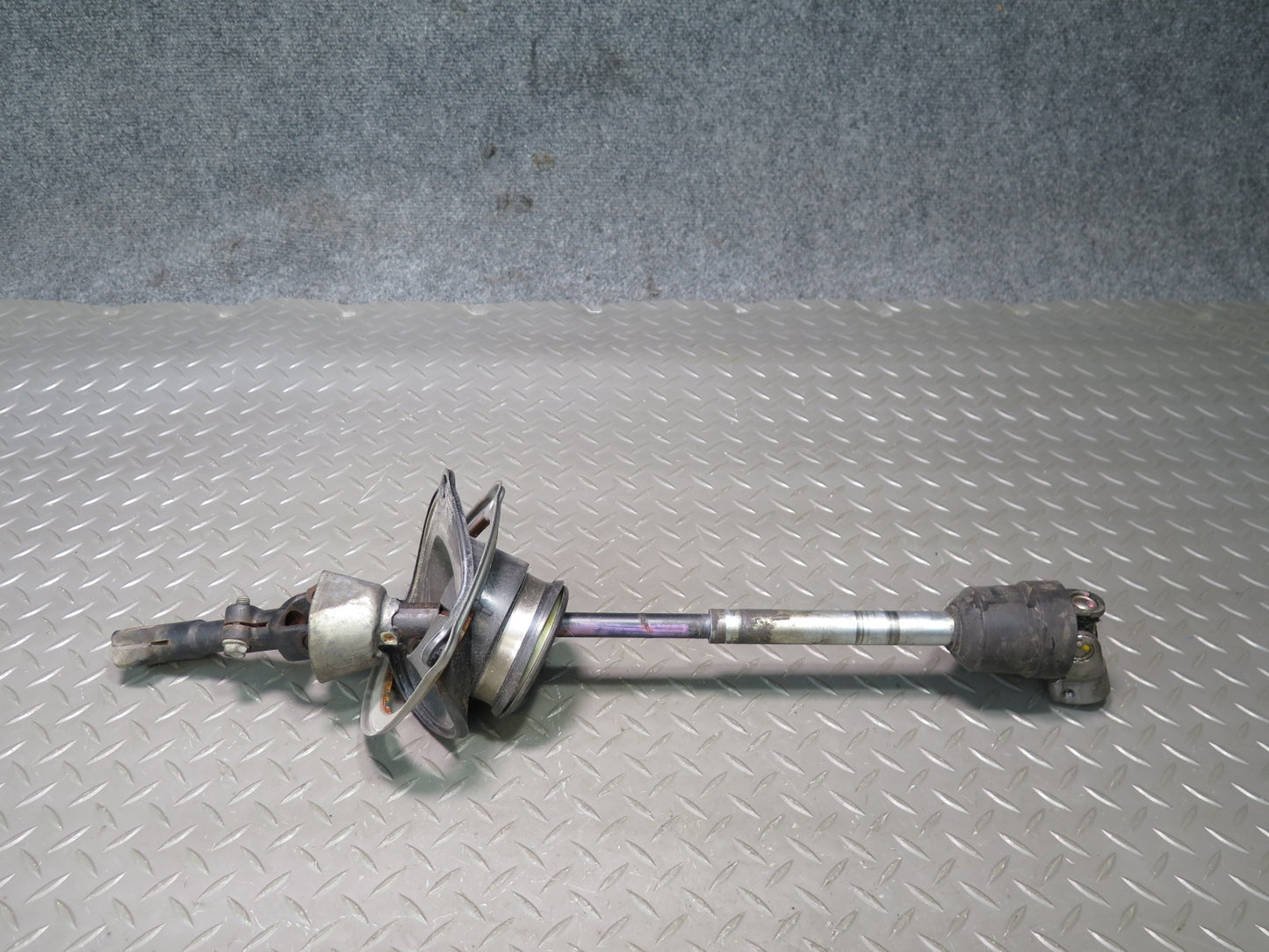 01-06 Lexus UCF30L LS430 Steering Column Lower U Joint Linkage Shaft OEM