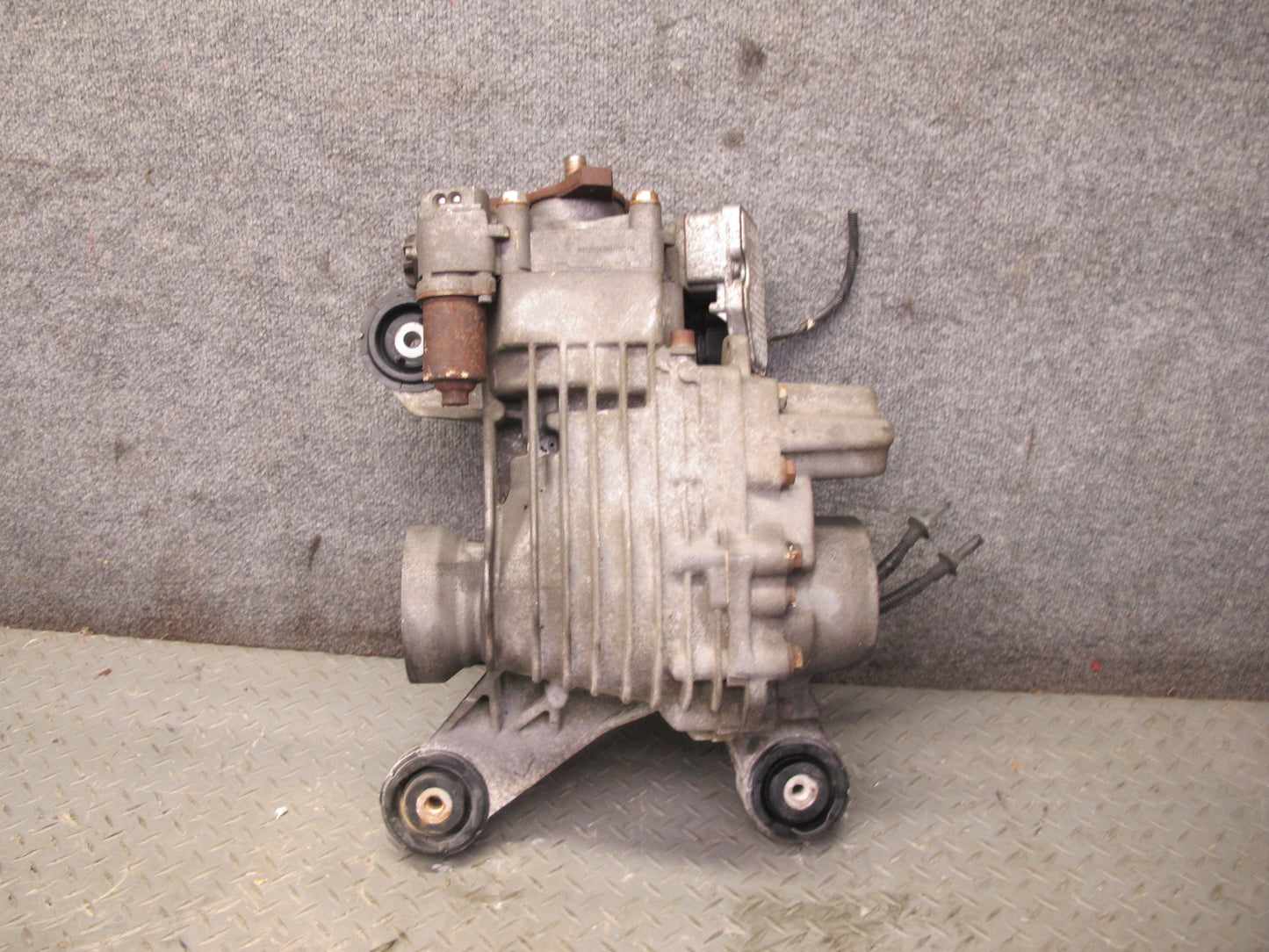 12-13 VW Golf R MK6 AWD M/T Rear Haldex Differential Carrier 117K Miles OEM