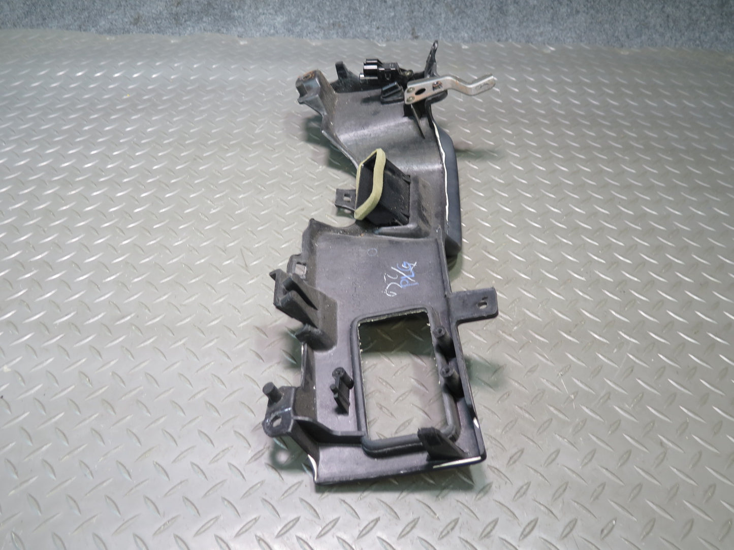 98-05 Lexus UZS161L GS300 GS400 GS430 Dash Front Left Lower Knee Trim Panel OEM