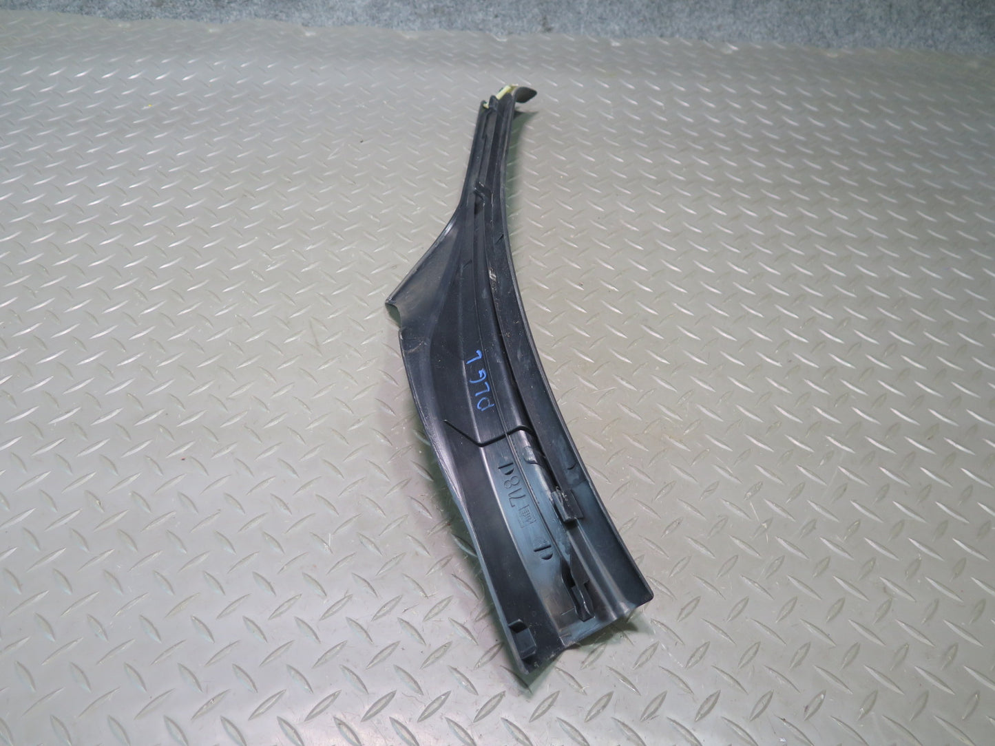 98-05 Lexus UZS161L GS430 Rear Left Door Scuff Sill Plate Trim Cover Black OEM