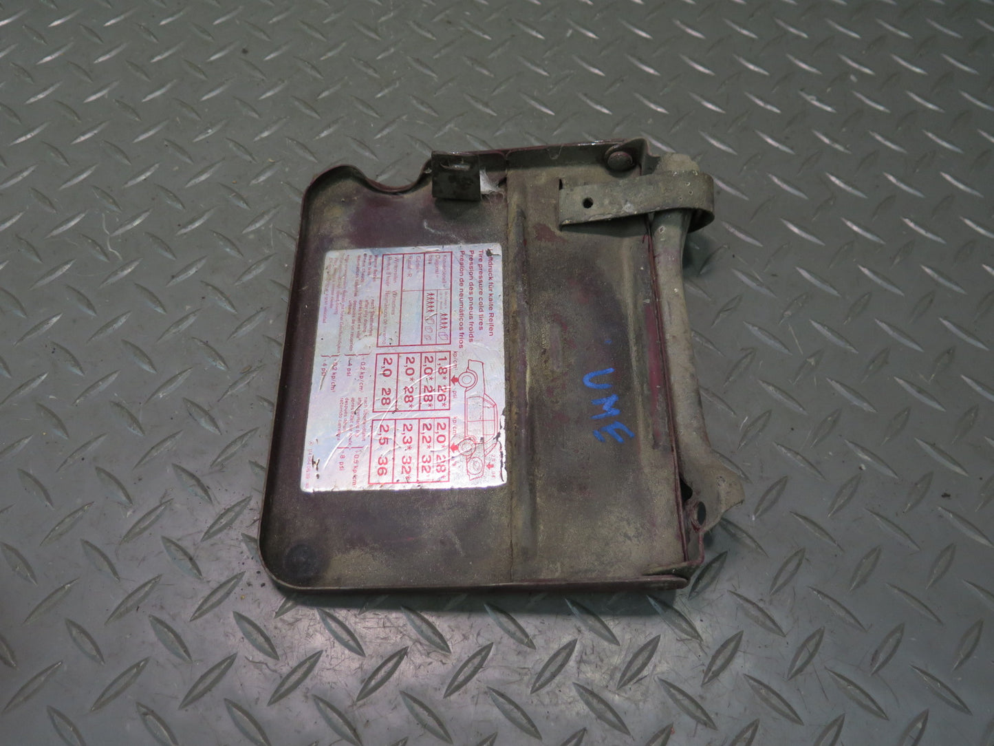 75-76 Mercedes W115 300SD Gas Fuel Filler Door Lid Cover RED OEM