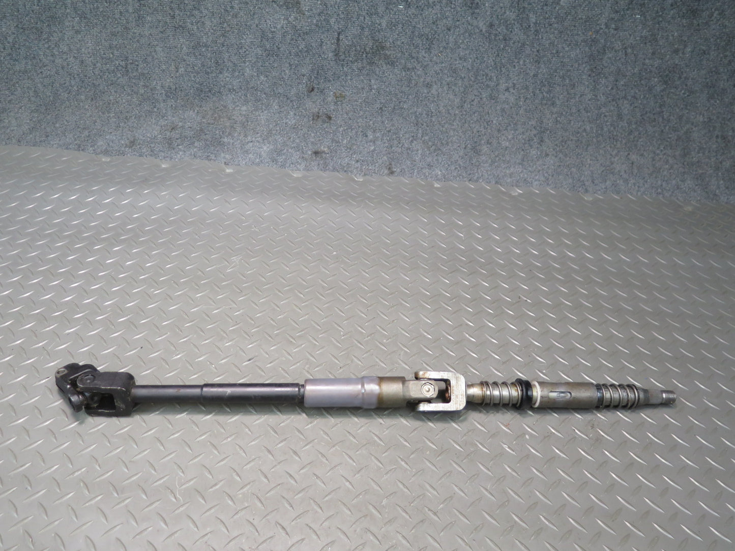 99-03 VW Eurovan T4 Steering Column Upper & Lower Linkage U Joint Shaft OEM