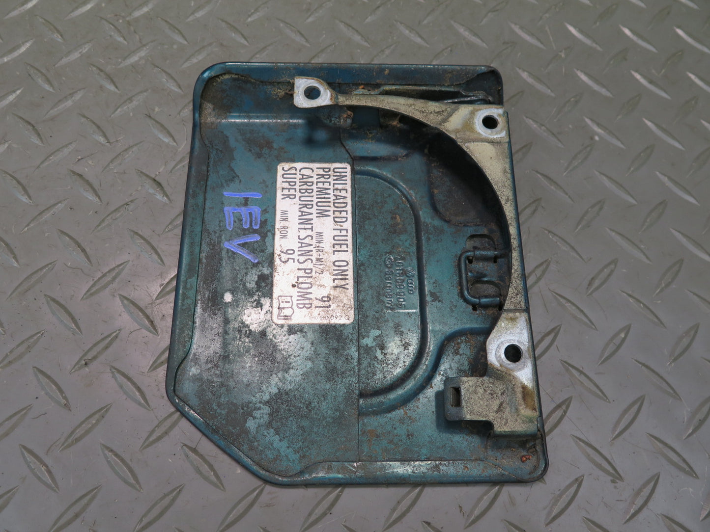 97-03 VW Eurovan T4 Fuel Tank Filler Door Lid Cover Dragon Green OEM
