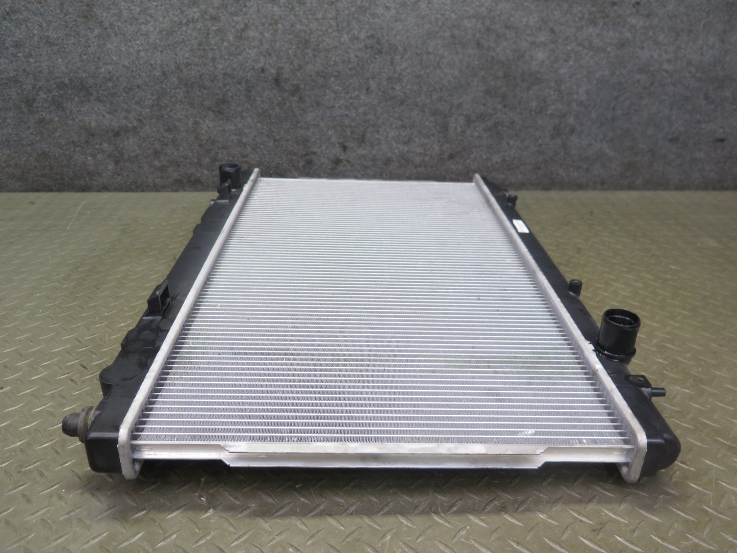 07-09 Nissan 350Z Z33 M/T Engine Cooling Radiator Aftermarket