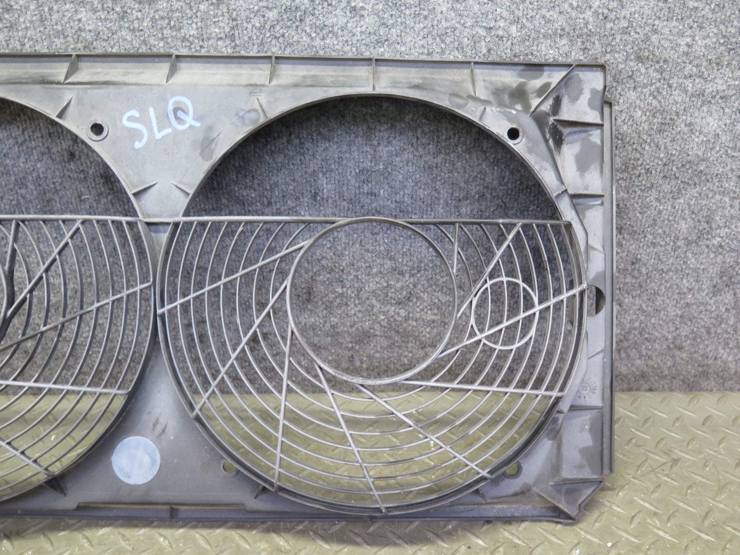 96-99 Mercedes R129 SL320 SL500 Engine Cooling Fan Shroud 1295051055 OEM