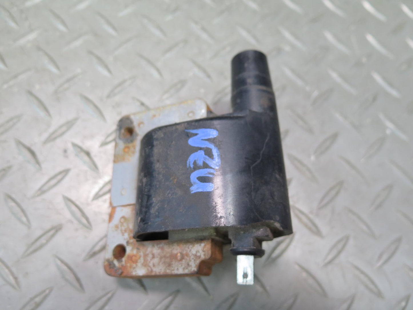 84-86 Nissan Z31 300ZX VG30E NON Turbo Ignition Coil OEM