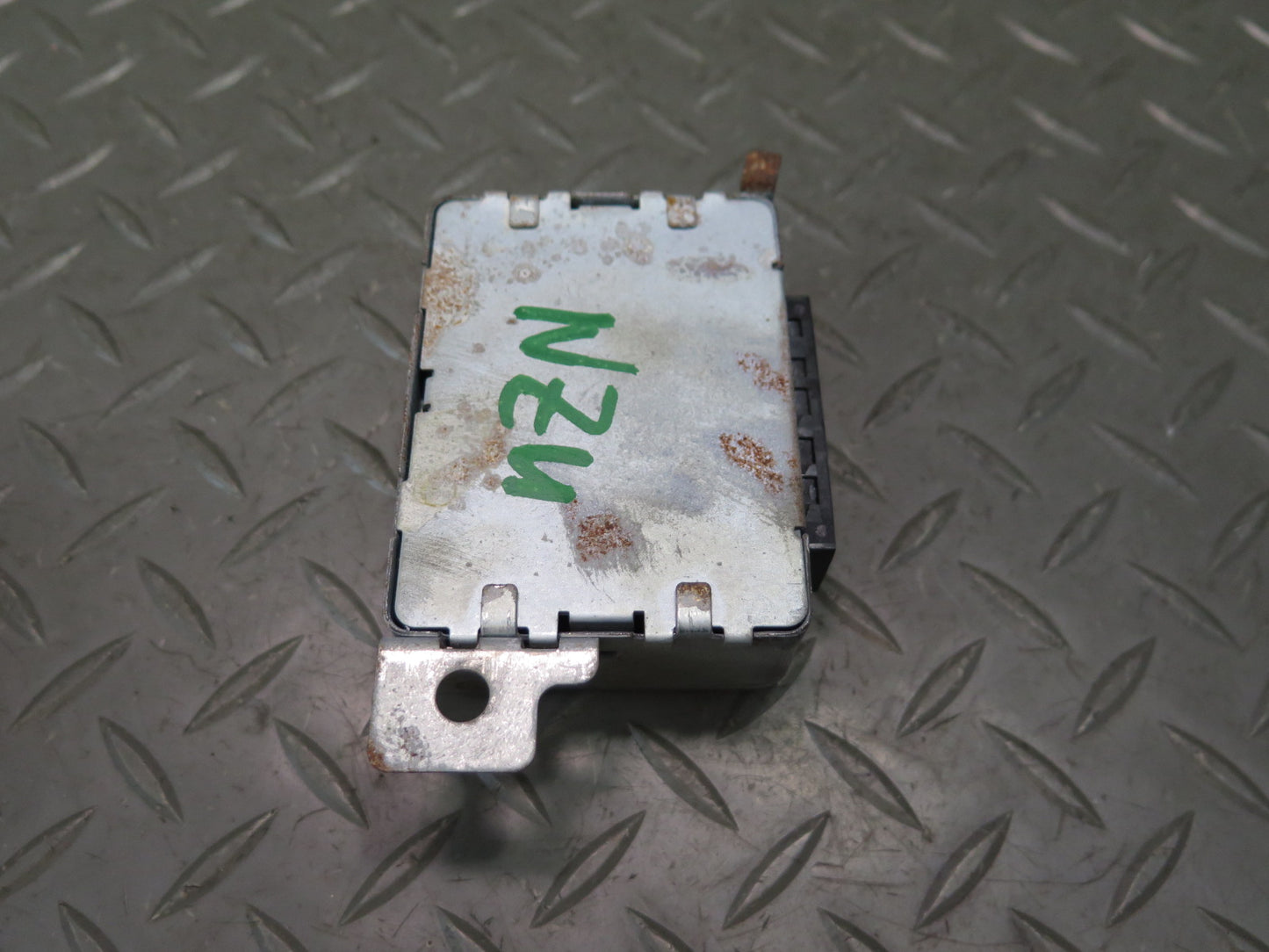 84-86 Nissan Z31 300ZX Theft Warning Control Module 28591-01P51 OEM