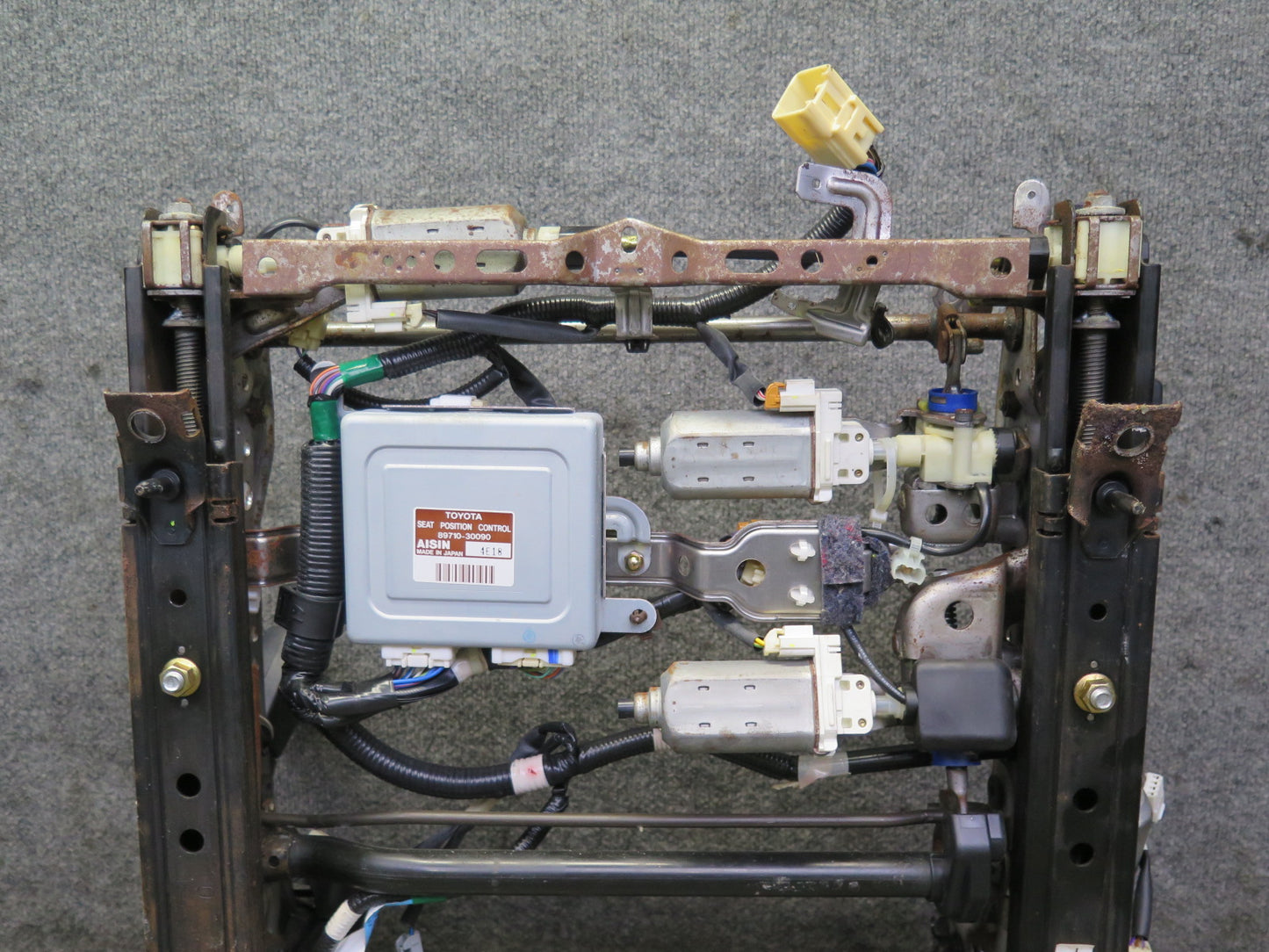00-05 Lexus GS300 GS400 GS430 Front Left Seat Lower Frame Track Rail w Motor OEM