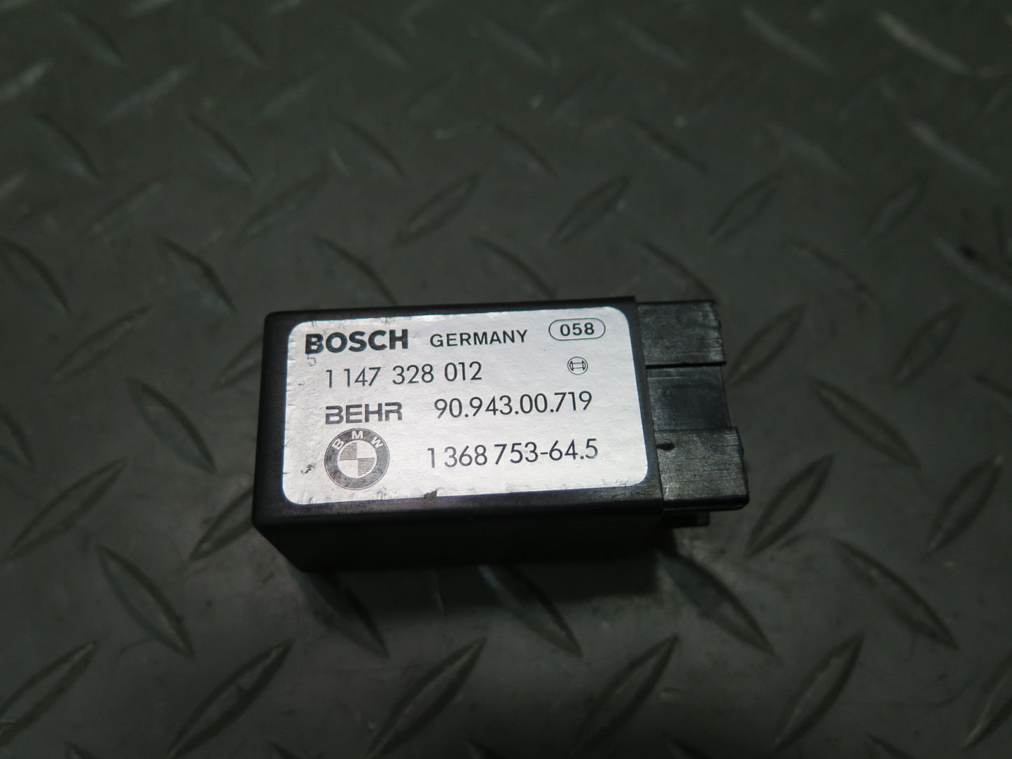 83-89 BMW E24 633CSi 635CSi Climate Relay Control Module 1368753 OEM