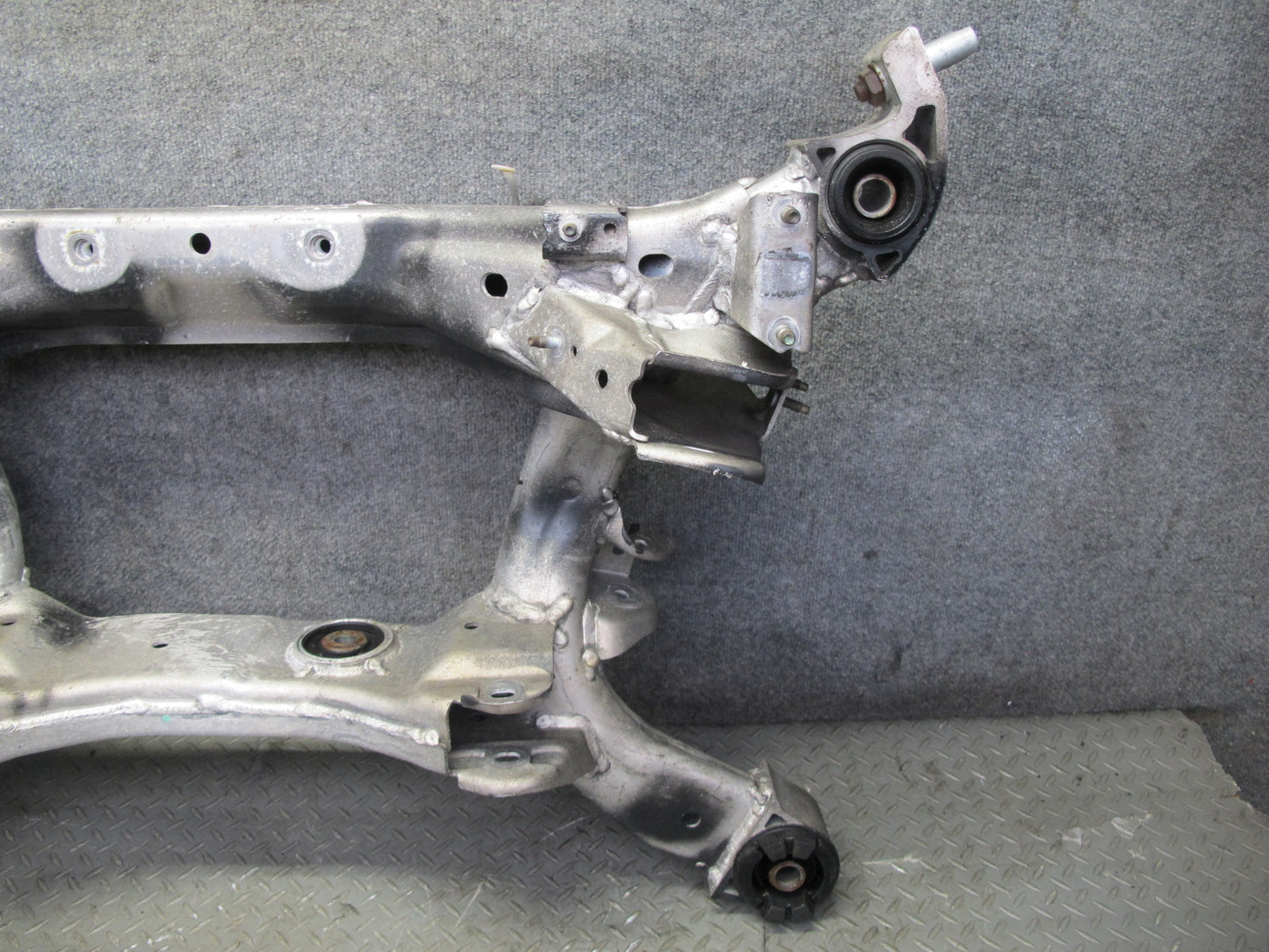 07-09 Nissan Z33 350Z Conv Rear Suspension Subframe Crossmember Carrier 101K OEM