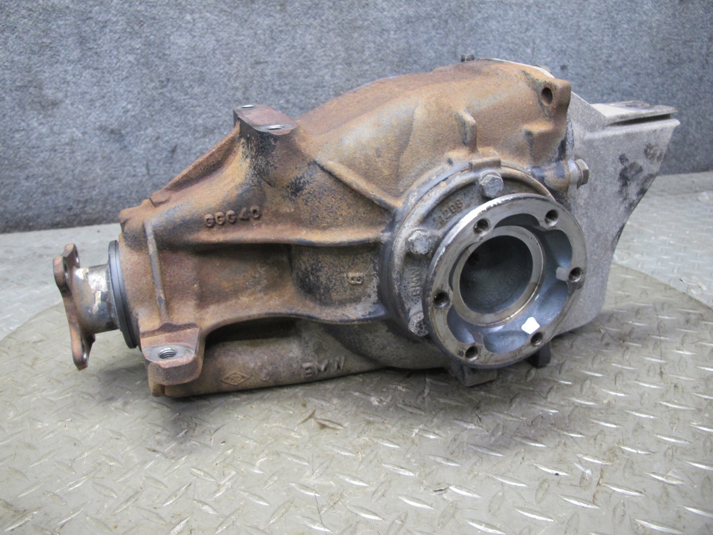 83-84 BMW E24 633CSI Rear Axle Differential Carrier 3.25 Ratio 115K Miles OEM