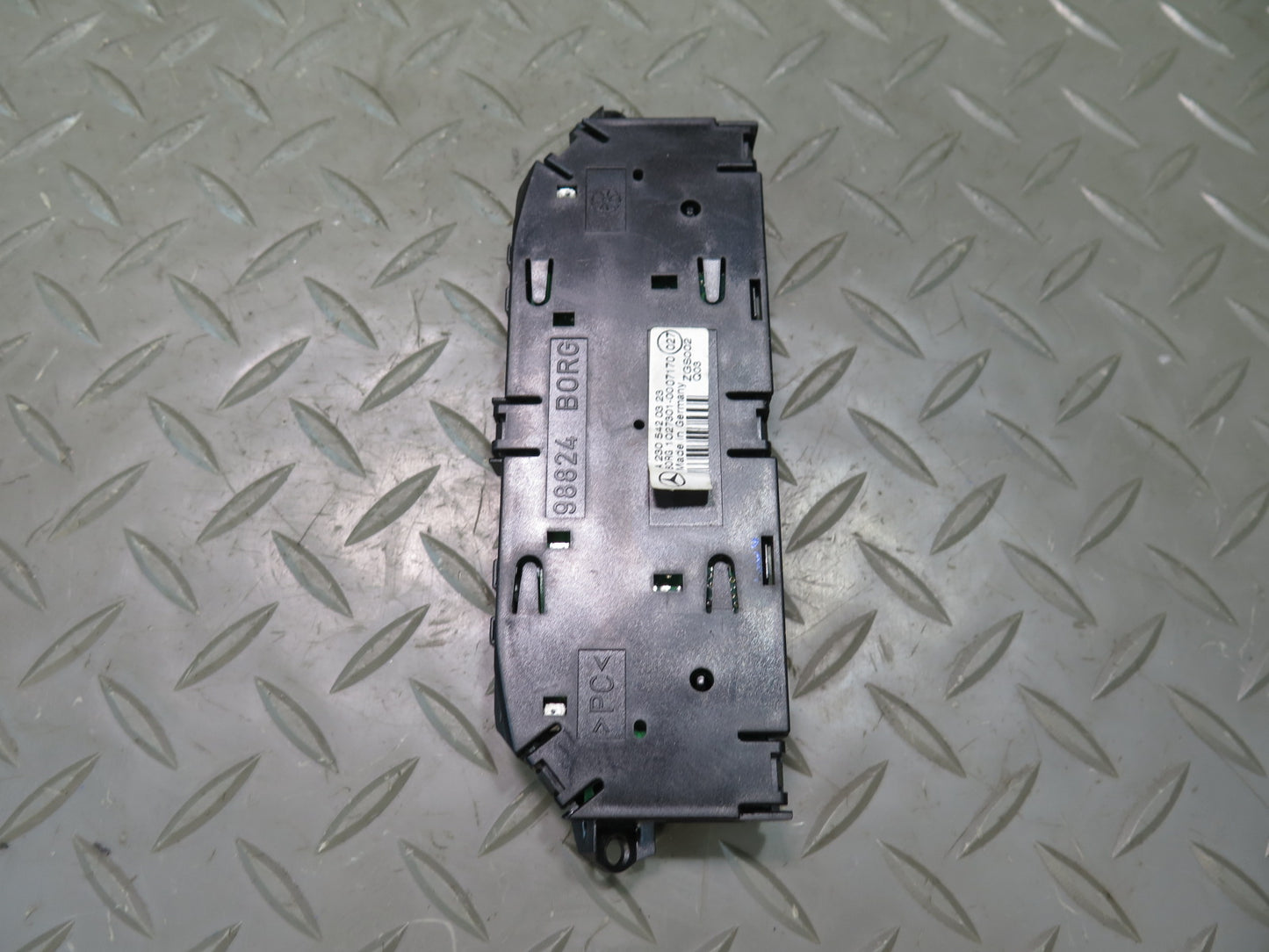 07-12 Mercedes R230 Sl-class Parktronic Clock Display Module 2305420323 OEM