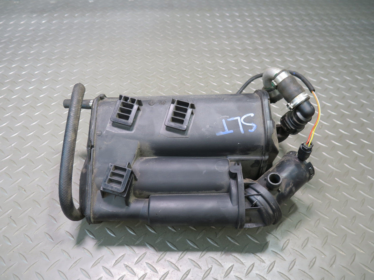 07-08 Mercedes R230 SL55 AMG Fuel Evaporator Evap Charcoal Canister OEM