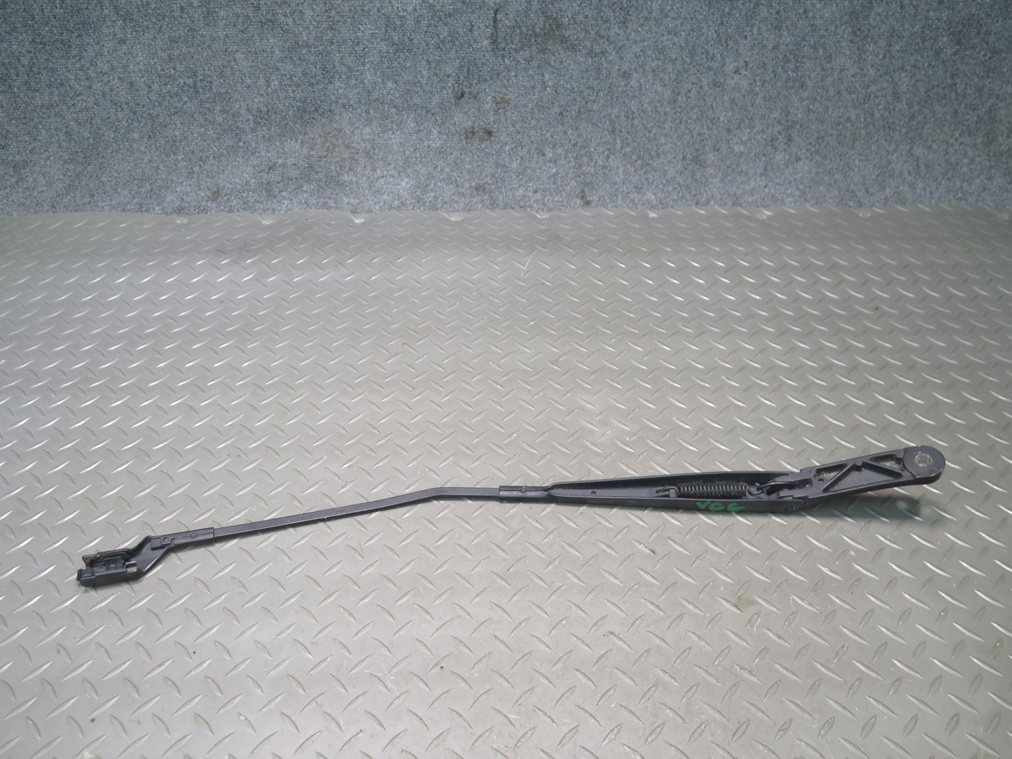 12-13 VW Golf GTI R MK6 Set of 2 Front Left & Right Wiper Arm OEM