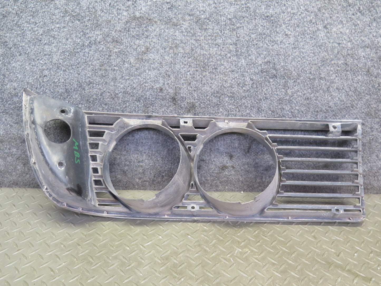 83-87 BMW E24 6-SERIES Set of 2 Front Left & Right Headlight Trim Grille OEM