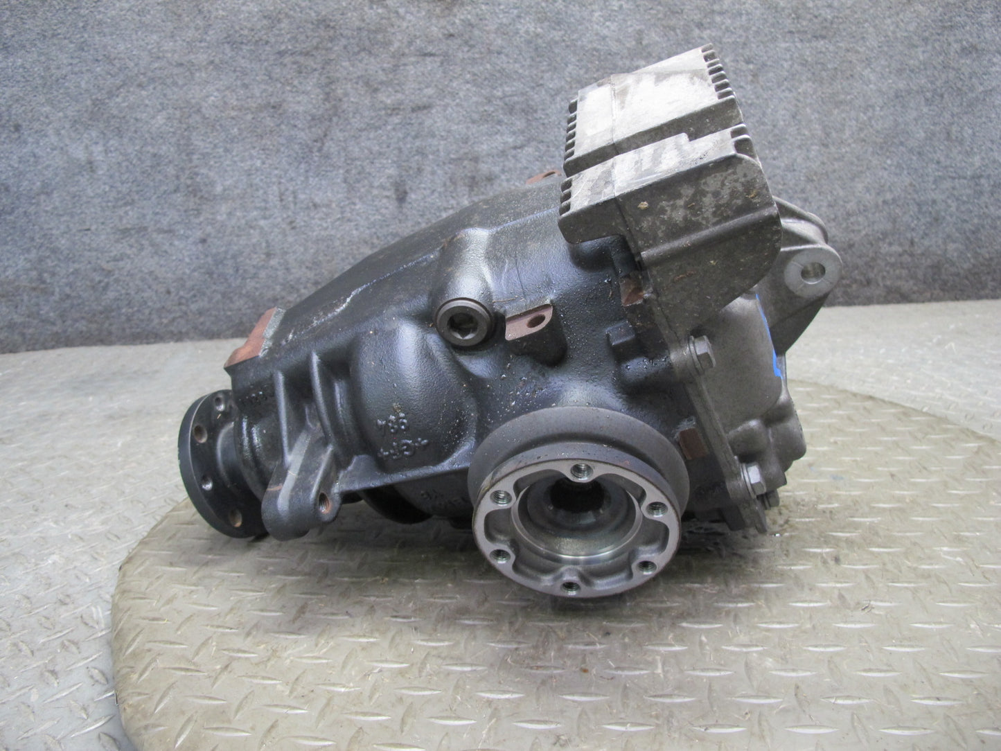 06-07 BMW E85 Z4 3.0L M/T Rear Axle Differential Carrier 3.38 Ratio 7551911 OEM