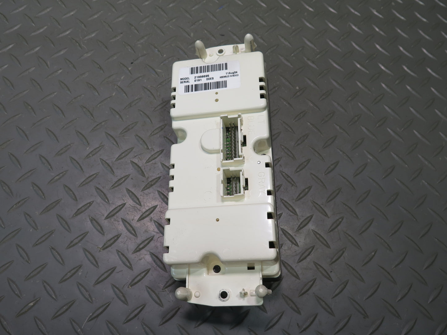 2003-2007 Hummer H2 A/C Heater Climate Control Switch Panel 21998695