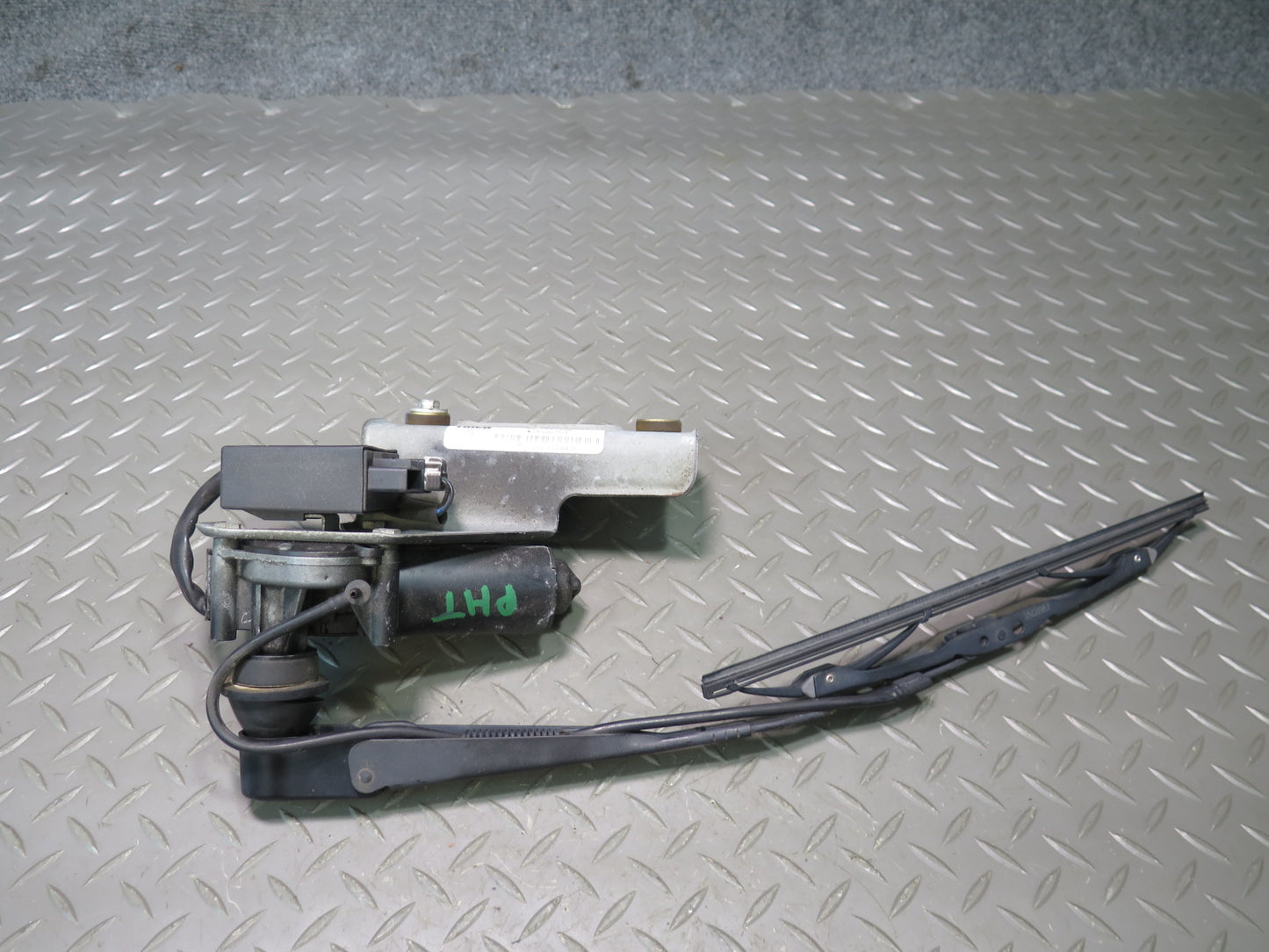 2003-2007 Hummer H2 Rear Tailgate Lift Gate Back Door Wiper W/ Motor 15186765