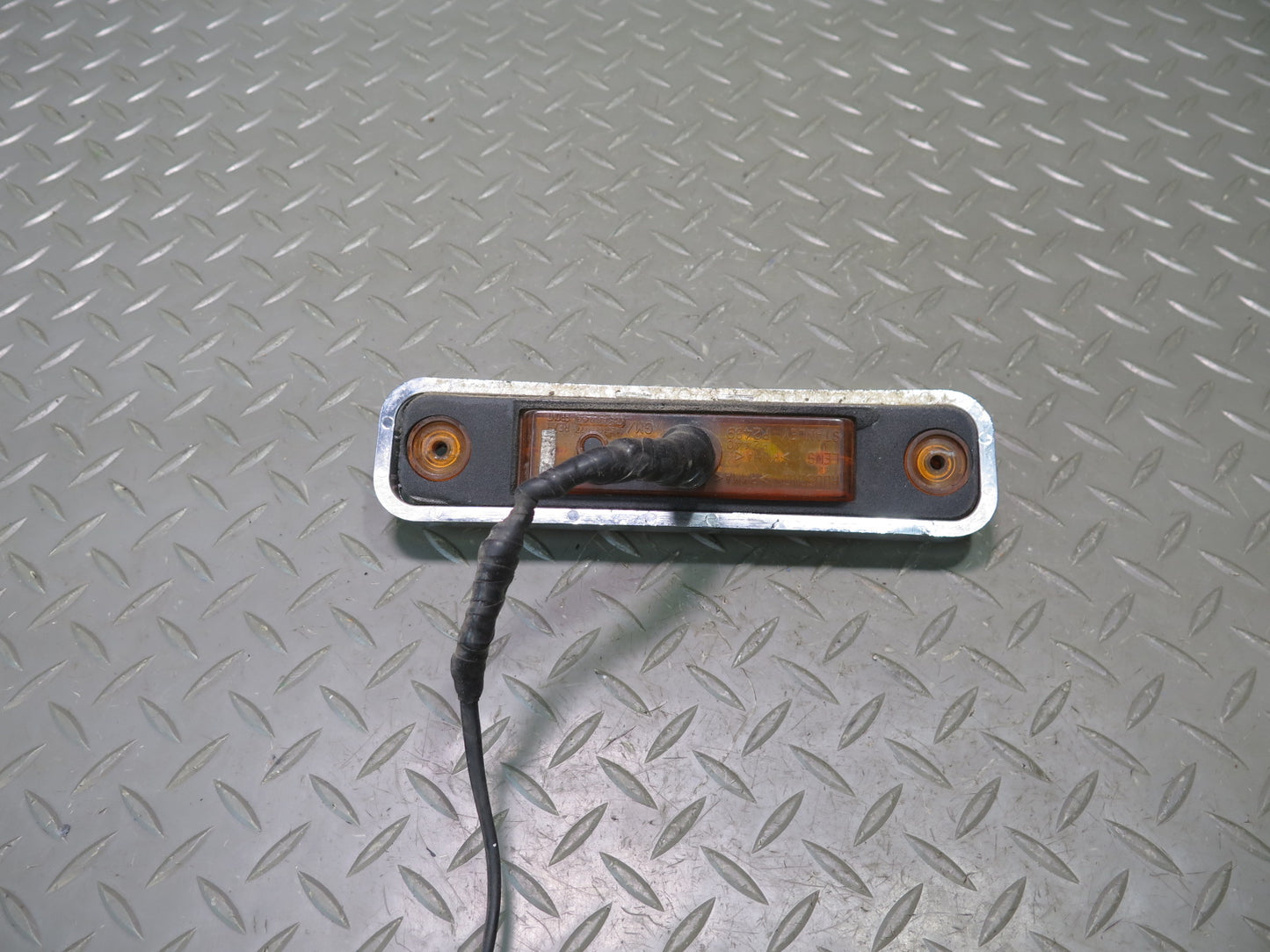 2003-2009 Hummer H2 Front Left & Right Side Fender Panel Marker Lamp Light Set