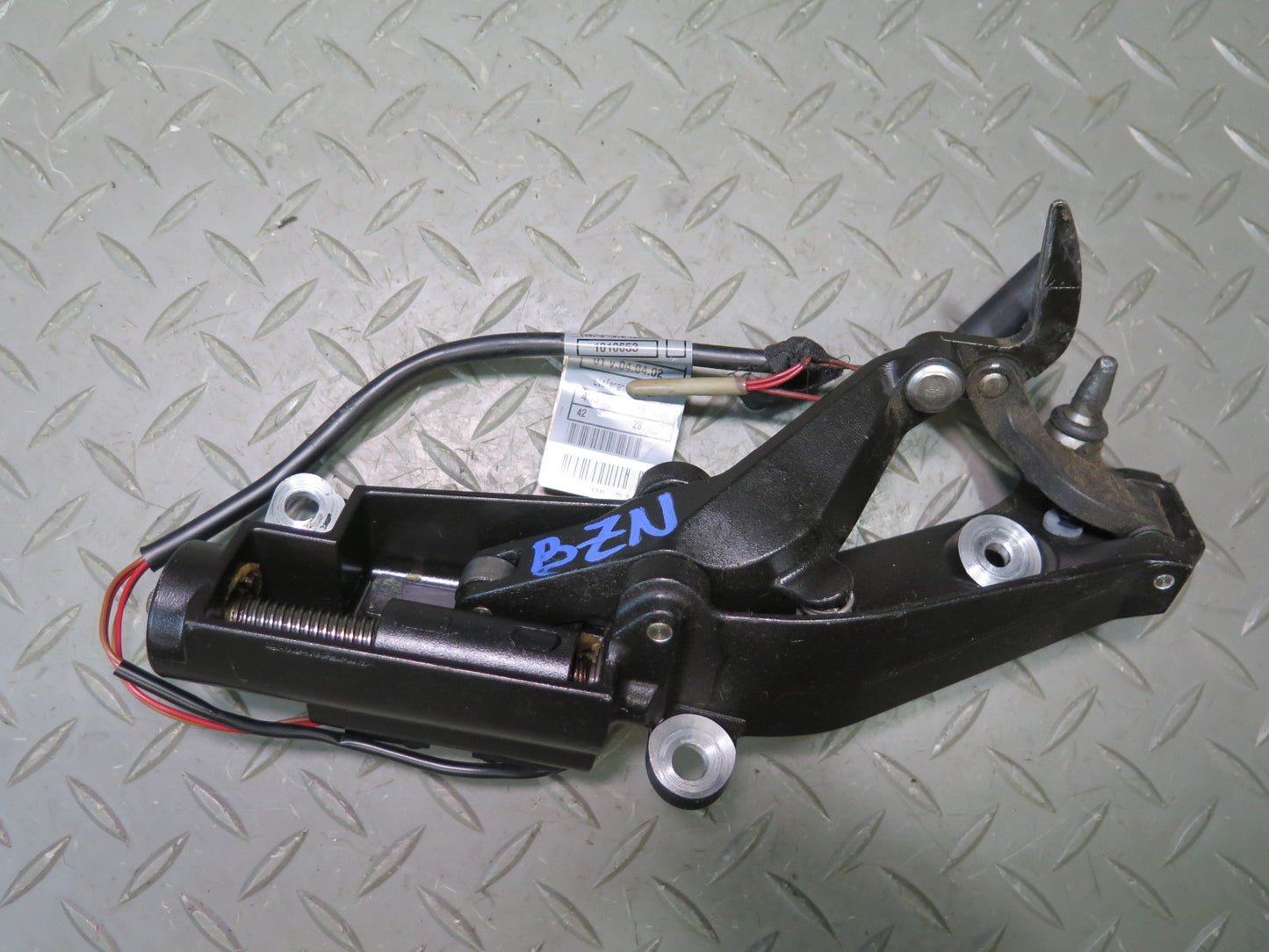 03-08 BMW E85 Z4 Right & Left Soft TOP Lock Latch Mechanism Set OEM