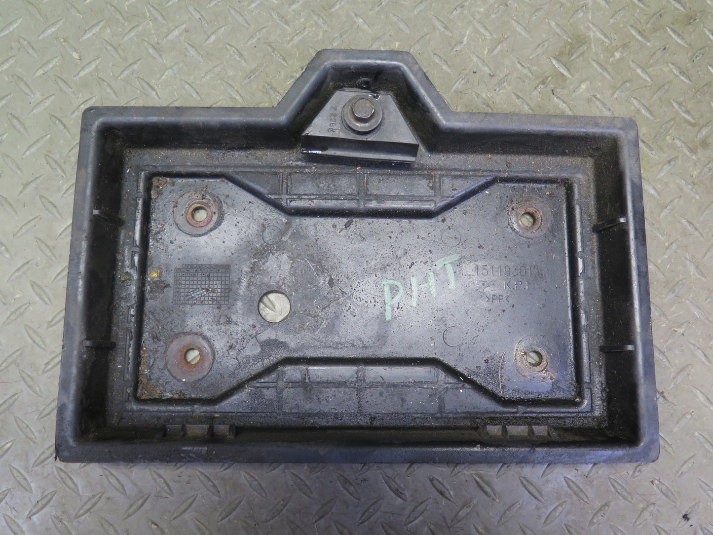 2003-2007 Hummer H2 Battery Tray Bracket Support 15119301