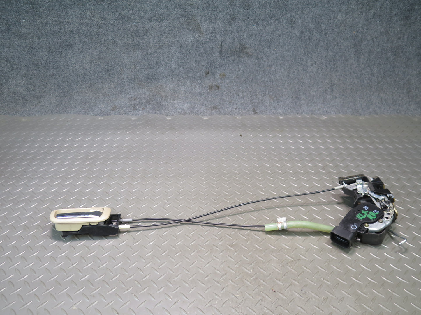 2003-2007 Lexus UZJ100L LX470 Rear Right Door Lock Latch Actuator w Handle